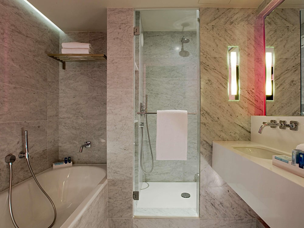 Suite junior, 1 cama de matrimonio del hotel Novotel Les Halles