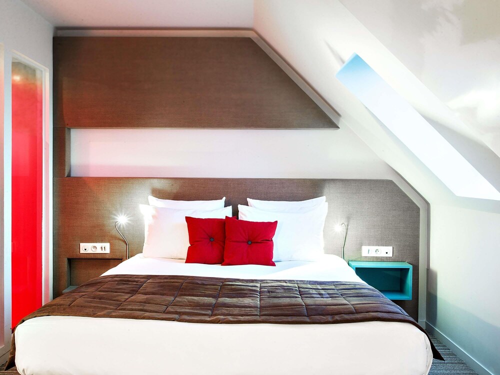 Suite junior, 1 cama de matrimonio del hotel Novotel Les Halles. Foto 6