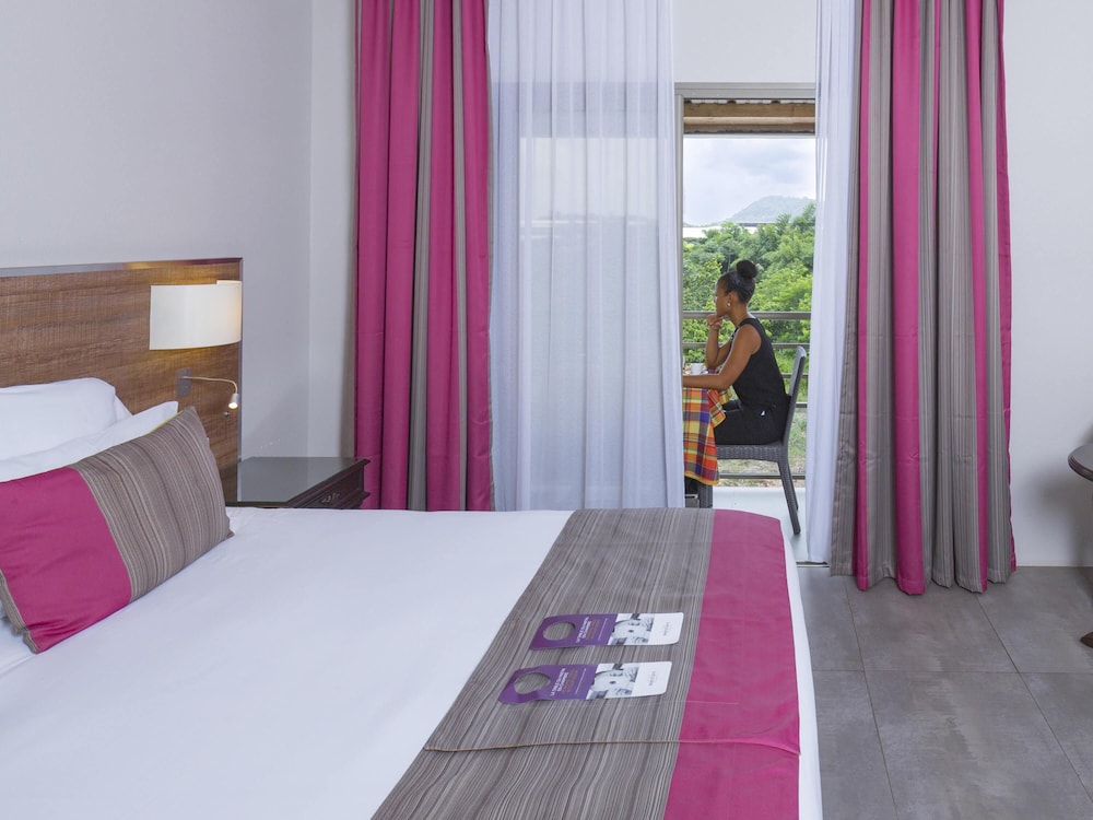 Habitación Clásica con balcón del hotel Mercure Cayenne Royal Amazonia