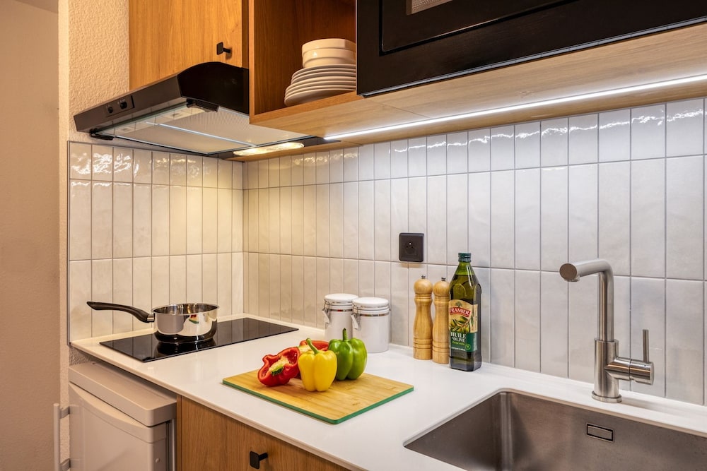 Estudio Deluxe, balcón del hotel Citadines Bastille Gare De Lyon. Foto 4