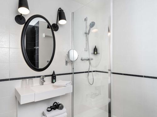 Estudio Superior del hotel Adagio Paris Montmartre. Foto 3