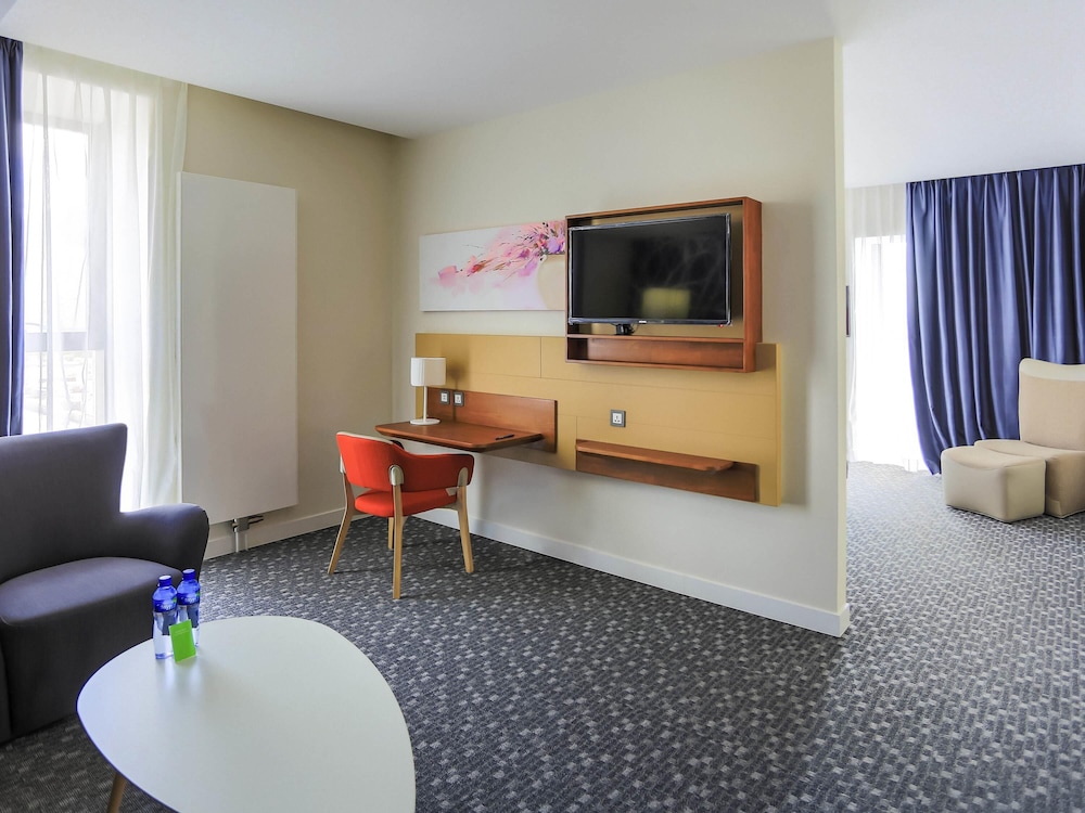 Suite con cama doble del hotel Ibis Styles Ulaanbaatar. Foto 4