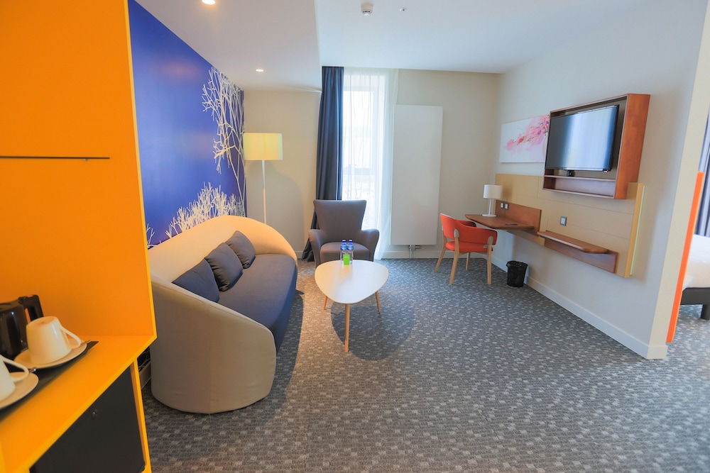 Suite con cama doble del hotel Ibis Styles Ulaanbaatar. Foto 7
