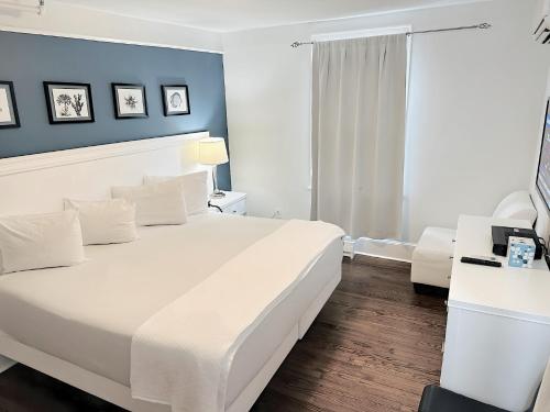 Habitación Estándar - Cama extragrande del hotel Long Beach. Foto 1