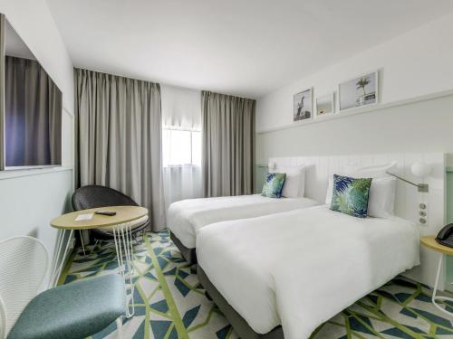 Habitación Estándar - 2 camas individuales del hotel Mercure Orly Airport. Foto 4