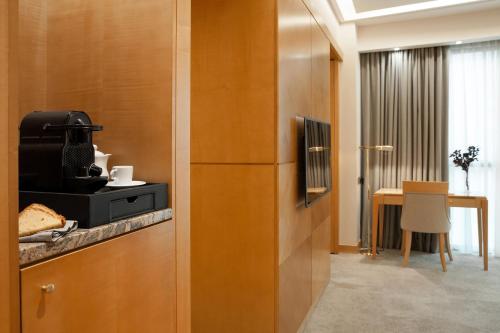 Suite Junior Executive del hotel Melia Athens. Foto 3