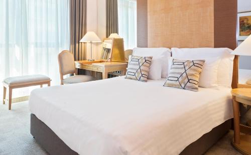 Interconnecting Melia Room del hotel Melia Athens. Foto 1