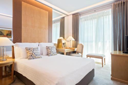 Habitación Meliá del hotel Melia Athens. Foto 8