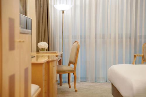 Interconnecting Supreme Room del hotel Melia Athens. Foto 6