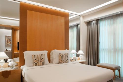 Suite Junior Executive del hotel Melia Athens. Foto 9