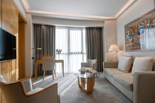 Suite Junior Executive del hotel Melia Athens. Foto 10