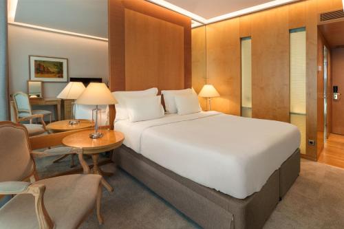 Habitación Supreme del hotel Melia Athens. Foto 12