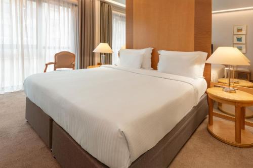 Family Connecting Supreme Room del hotel Melia Athens. Foto 13