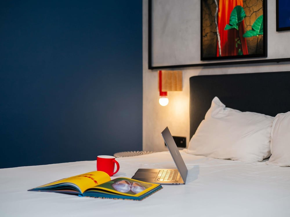 Habitación estándar, recientemente renovada con 1 cama doble del hotel Ibis Styles Abidjan Plateau