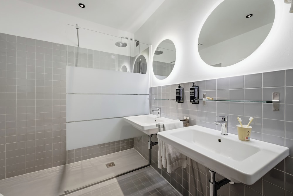 Habitación Familiar del hotel Ibis Styles Roma Aurelia. Foto 8