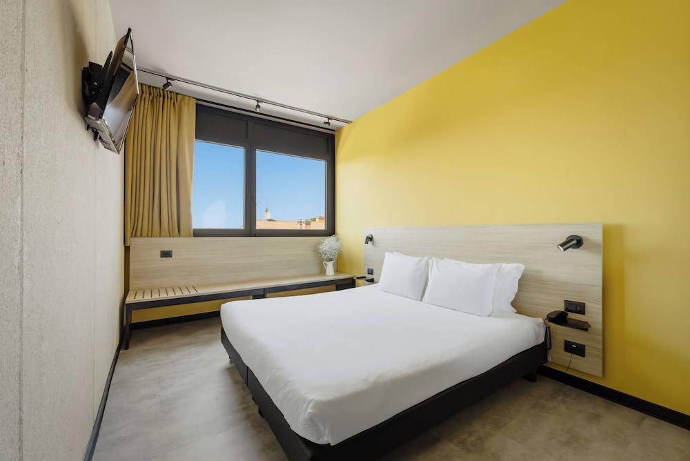 Suite Junior del hotel Ibis Styles Roma Aurelia. Foto 2