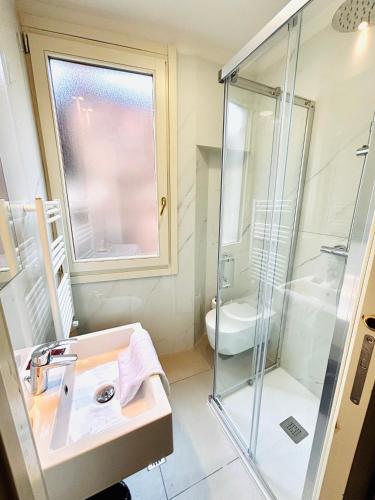 Habitación Doble Superior con Balcón del hotel Graspo De Ua. Foto 8