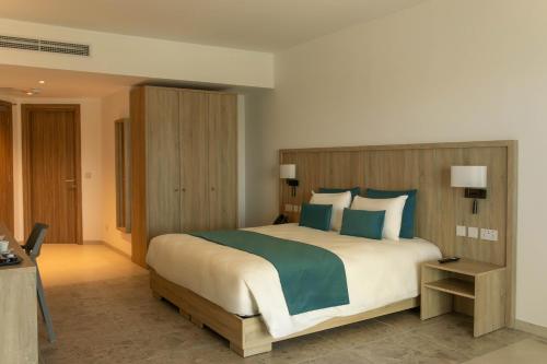 Habitación Doble Estándar - 1 o 2 camas del hotel Ramla Bay Resort. Foto 3