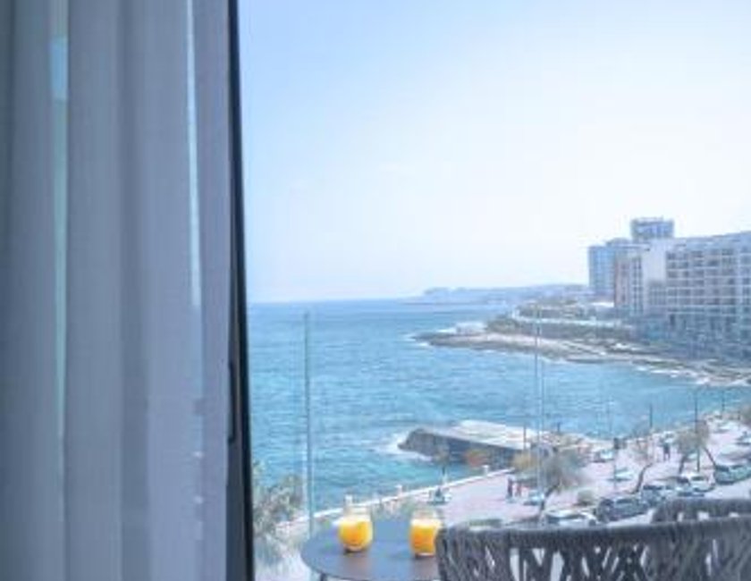 Habitación Familiar con vistas al mar del hotel The Preluna. Foto 1