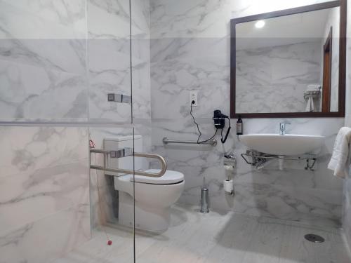 Habitación Doble adaptada para personas con movilidad reducida del hotel México. Foto 3