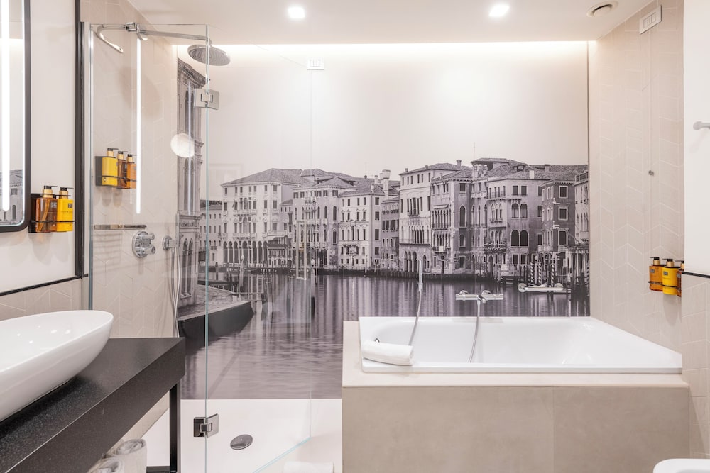 Junior Suite Grand Canal del hotel H10 Palazzo Canova. Foto 13