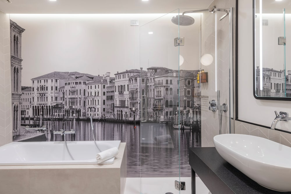 Junior Suite Grand Canal del hotel H10 Palazzo Canova. Foto 15