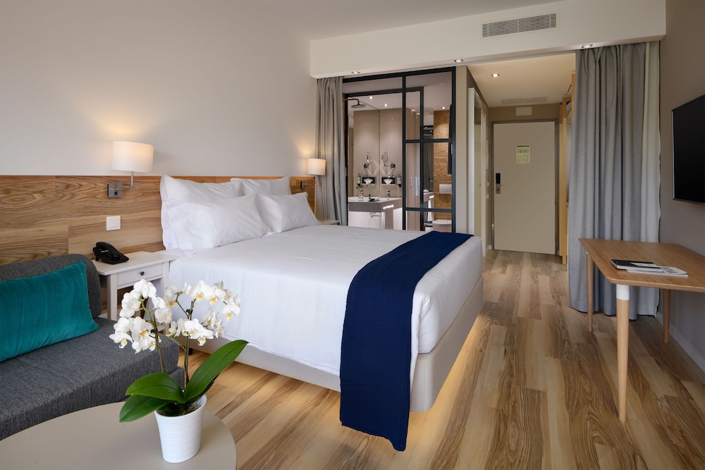 Habitación familiar 2 habitaciones Sofá Cama incluido 2 Camas dobles Normal del hotel Tivoli Alvor Algarve - All Inclusive Resort. Foto 1