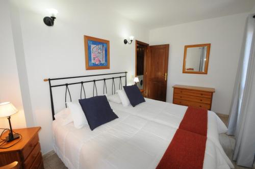 Apartamento de 1 dormitorio con vistas al mar y a la montaña del hotel Edalmar