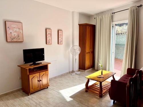 Apartamento Estudio con terraza del hotel Edalmar. Foto 1