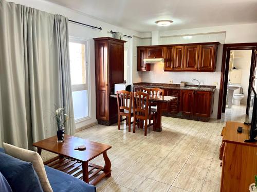 Apartamento de 1 dormitorio con balcón del hotel Edalmar. Foto 3