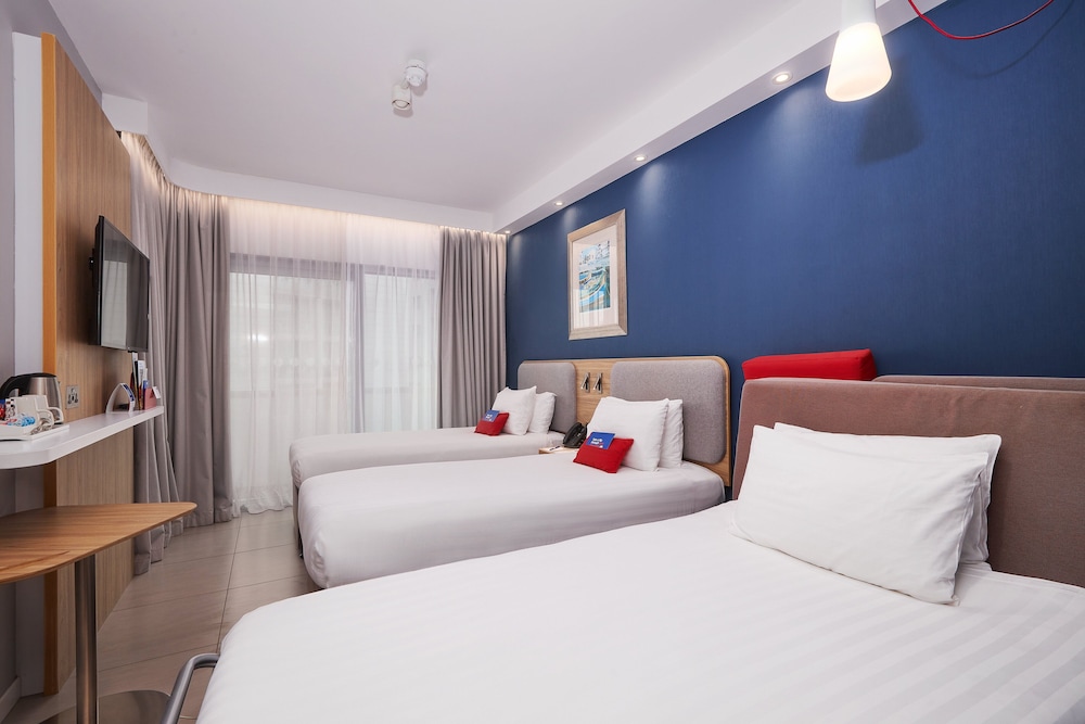 Standard Room, 2 single beds with Sofabed, Balcony (Free Breakfast) del hotel Holiday Inn Express Malta, An Ihg. Foto 4