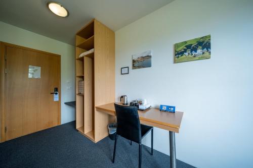 Habitación Doble Estándar - 2 camas del hotel Adventure Geirland. Foto 2