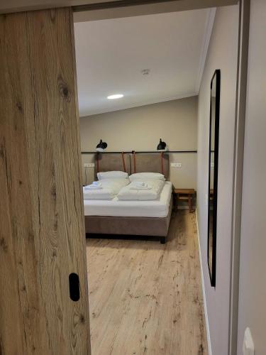 Habitación Doble Deluxe del hotel Lake Gistihusid Egilsstadir. Foto 1