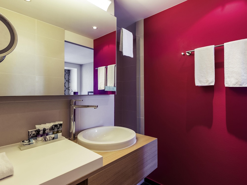 Habitación clásica con 2 camas individuales, 2 camas individuales del hotel Mercure Amsterdam City. Foto 9