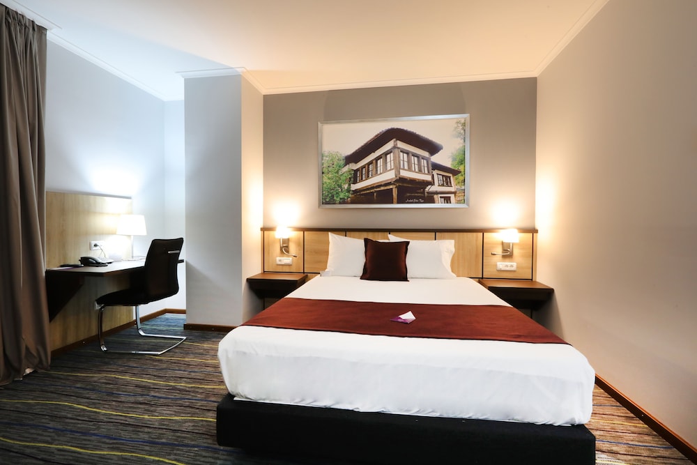 Habitación Estándar con 1 cama doble del hotel Mercure Tetovo. Foto 5