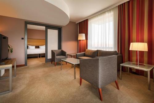 Suite con vistas al casco antiguo del hotel Radisson Blu , Krakow. Foto 7