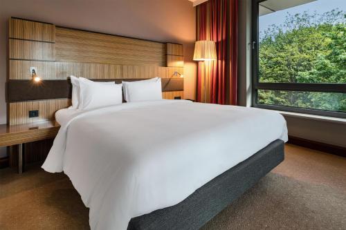 Suite con vistas al casco antiguo del hotel Radisson Blu , Krakow. Foto 9