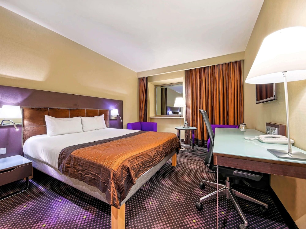 Habitación estándar cómoda con cama queen size del hotel Mercure Gdansk Stare Miasto