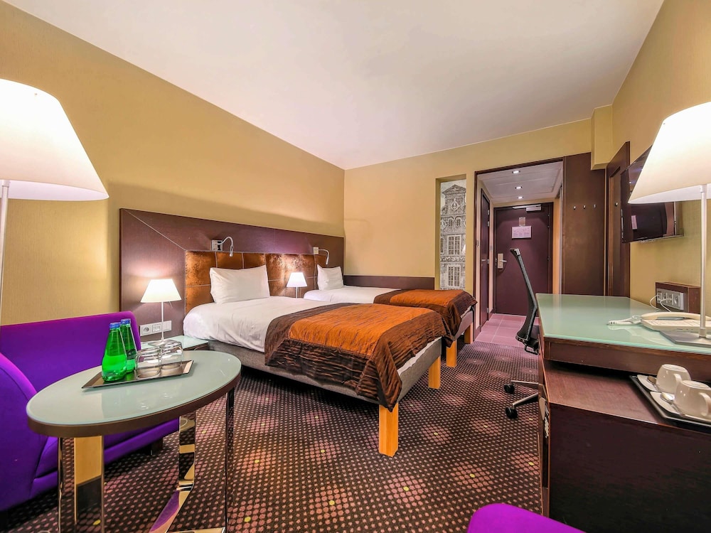 Habitación estándar cómoda con 2 camas individuales del hotel Mercure Gdansk Stare Miasto. Foto 7