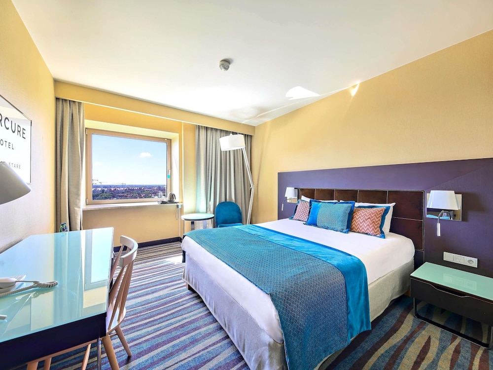 Habitación cómoda con 1 cama doble, con vistas a la Ciudad Vieja del hotel Mercure Gdansk Stare Miasto