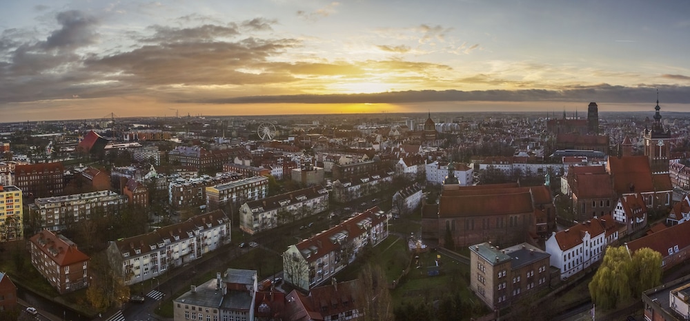 Habitación cómoda con 1 cama doble, con vistas a la Ciudad Vieja del hotel Mercure Gdansk Stare Miasto. Foto 10