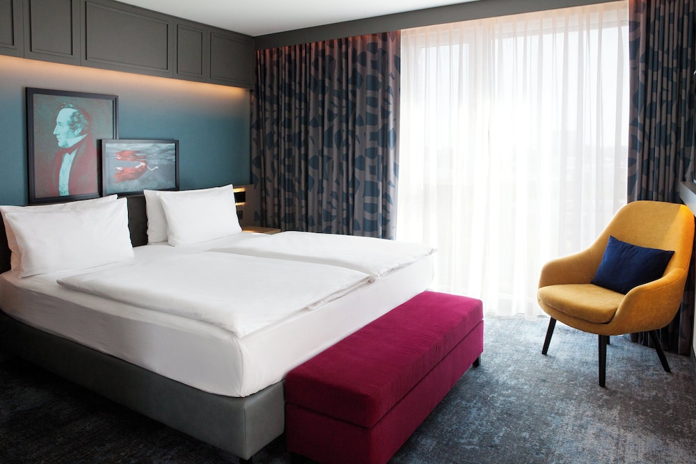 Suite, 1 cama de matrimonio del hotel Holiday Inn Hamburg - Hafencity, An Ihg