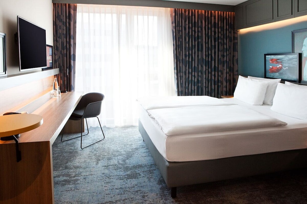 Habitación estándar, 1 cama de matrimonio, accesible para personas con discapacidad, vistas al patio del hotel Holiday Inn Hamburg - Hafencity, An Ihg. Foto 4