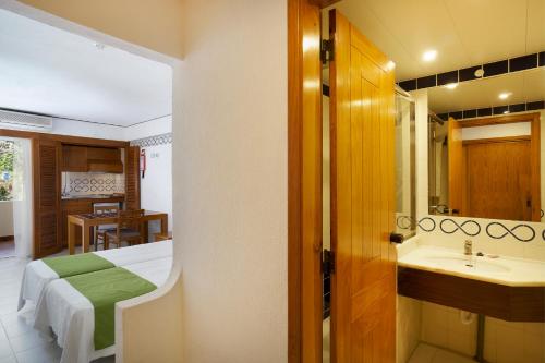Estudio del hotel Golden Club Cabanas. Foto 3