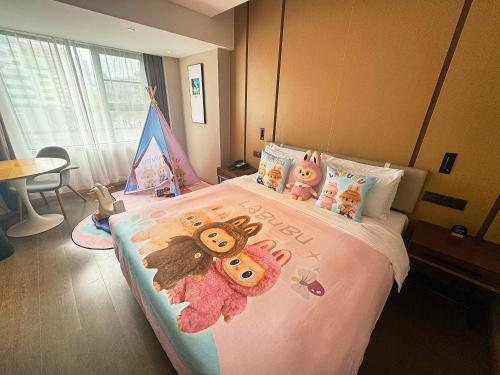 Suite Superior con cama extragrande del hotel Mercure Zhuhai Xiangzhou Coast. Foto 3