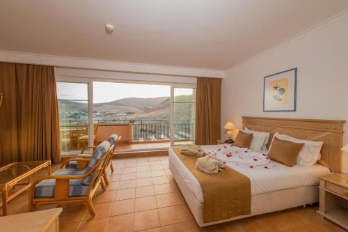 Suite Premium con vistas al mar del hotel Vila Baleira Porto Santo. Foto 2