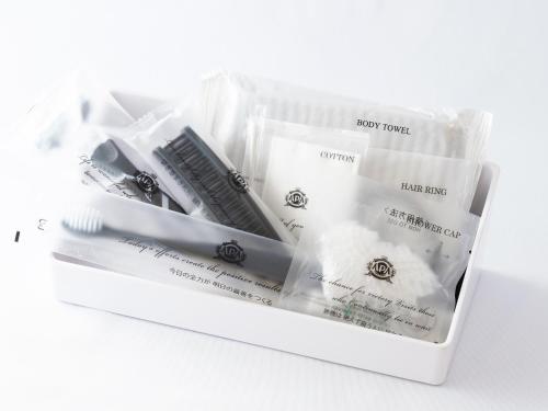 Habitación Doble con cama doble pequeña y vistas a la ciudad - Planta superior - No fumadores del hotel Apa and Resort Nishishinjuku Gochome Eki Tower. Foto 3