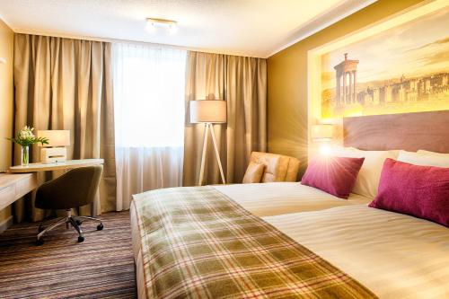 Alojamiento Doble Estándar con sofá - 2 camas del hotel Leonardo Royal Edinburgh Haymarket. Foto 4