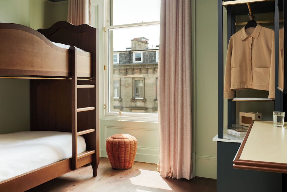 Snug • Camas litera del hotel The Hoxton, Edinburgh. Foto 1
