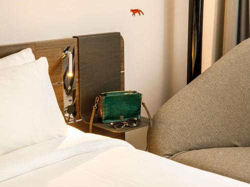 Superior Queen Room with One Queen Bed and One Single Sofa Bed del hotel Novotel London Bridge. Foto 8